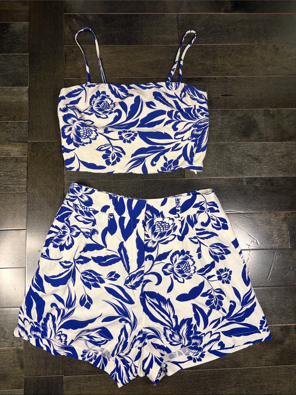 Dynamite Blue & White Floral Matching Set – Size 8 (Shorts) / Medium (Top)